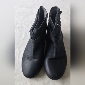 Abeo Black Women's Ankle Boots